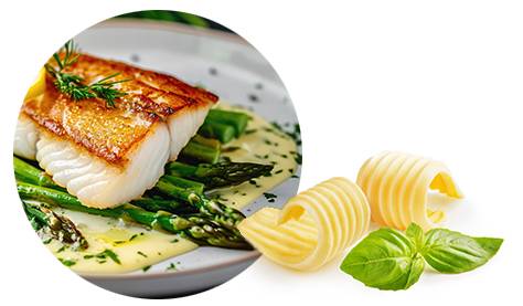 Fisch auf Spargel und mit Butter als Beispiel für nährstoffreiche Ernährung